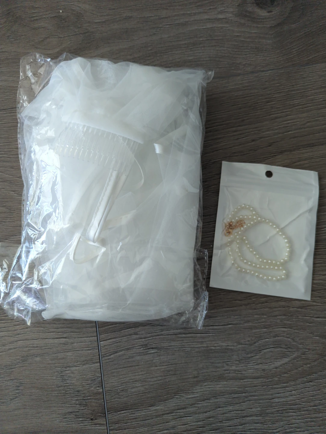 Unworn White Wedding Veil with Pearl Necklace Set