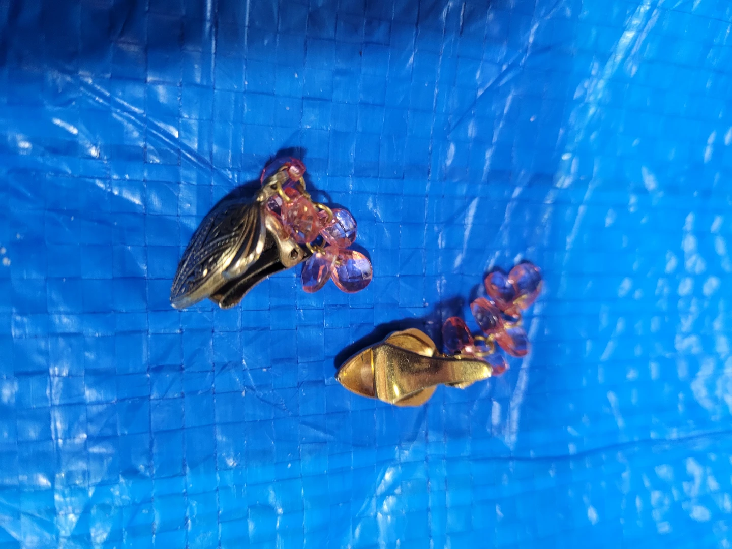 Gold-tone clip-on earrings with pink beads - photo 2