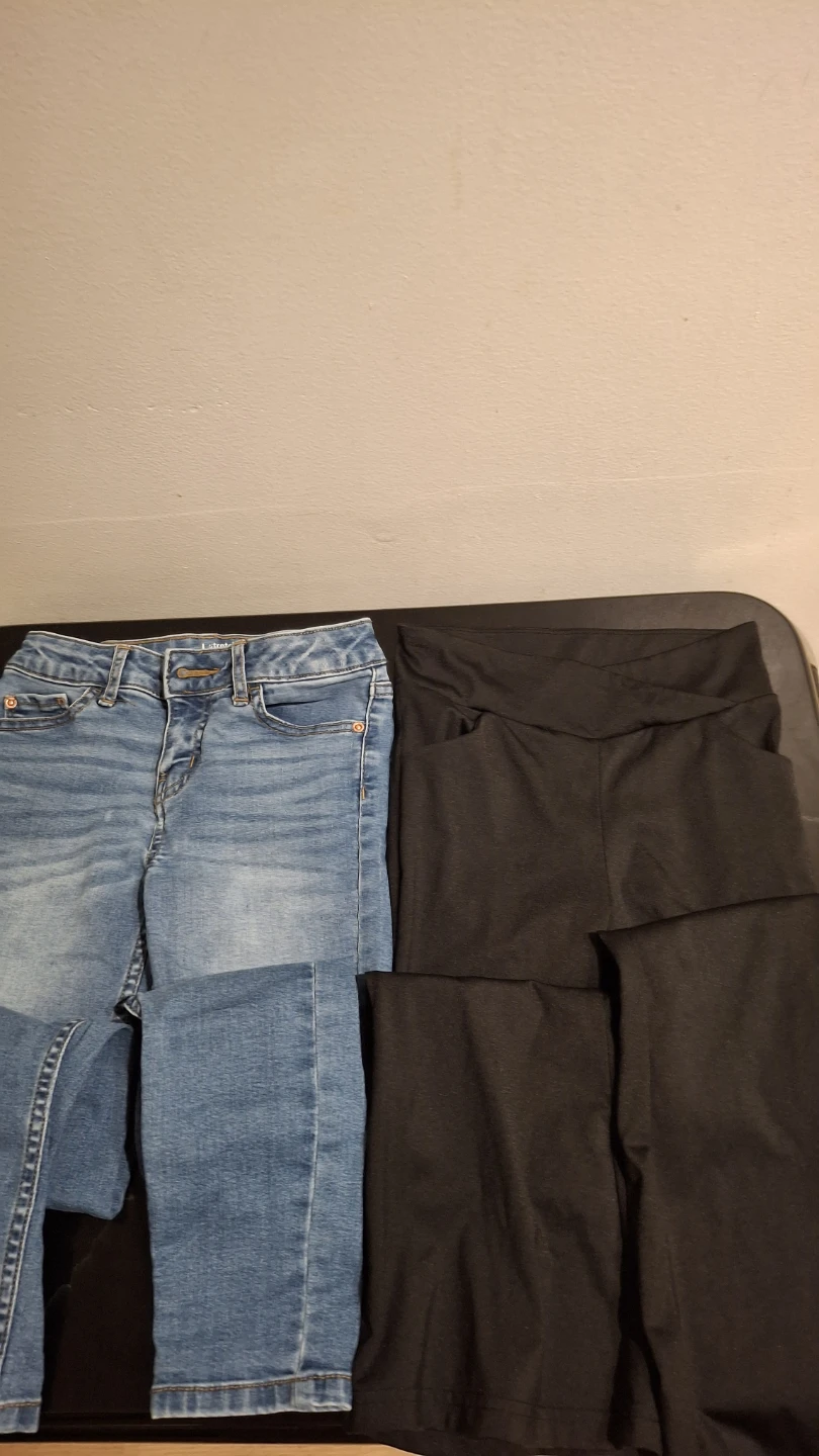 4-6 years Girls' Jeans and Black Leggings