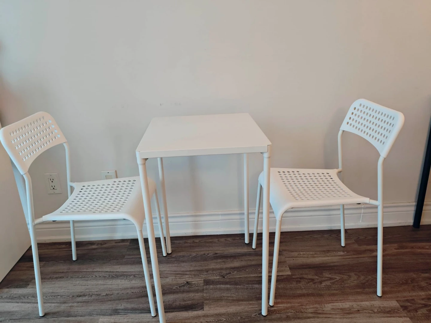 White Coffee Table and Two Chairs Set