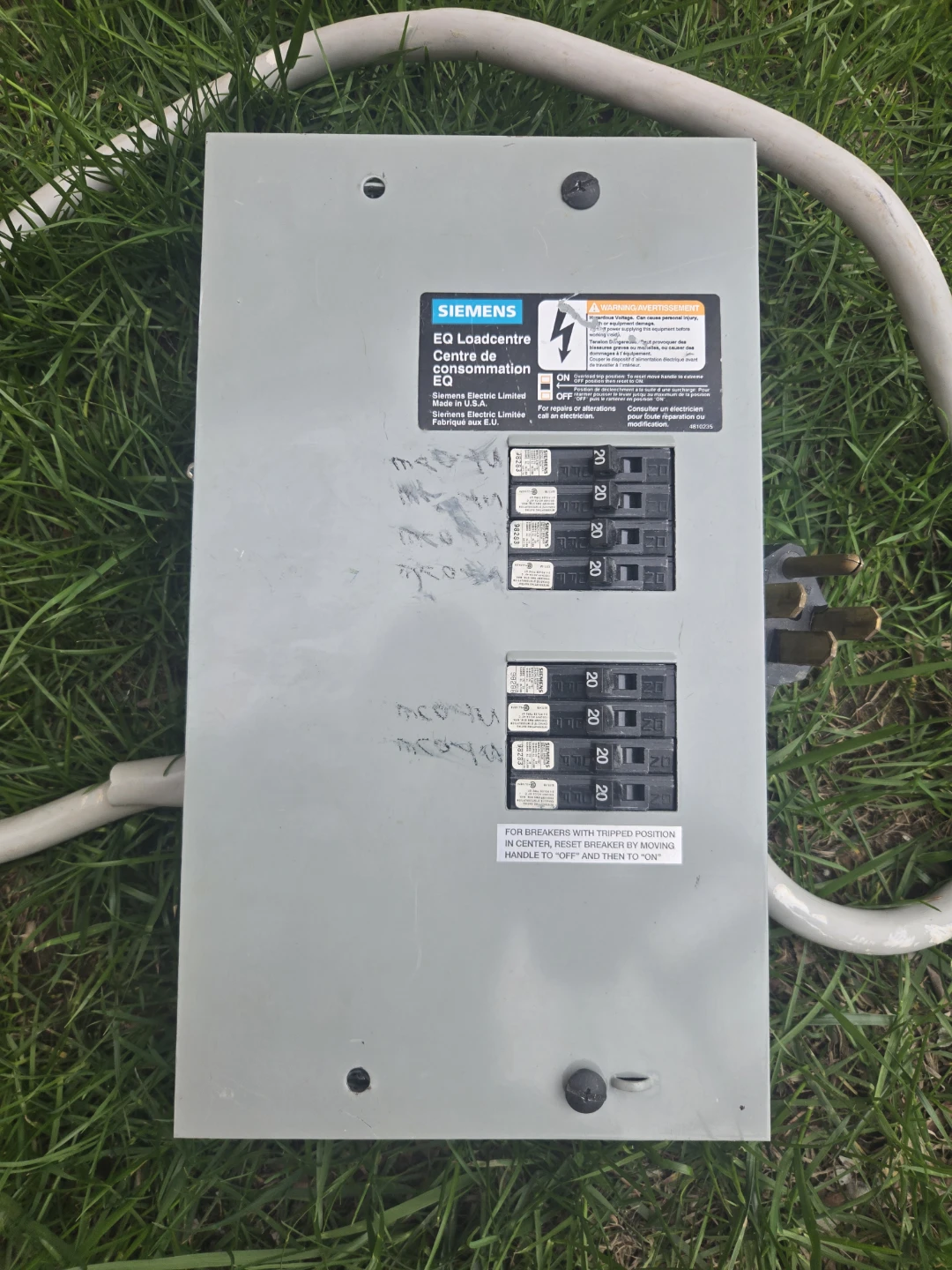 Siemens EQ Loadcentre Electrical Breaker Panel with Plug