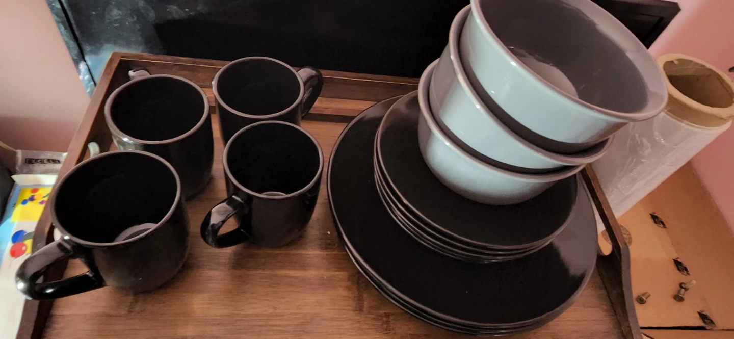Dinnerware Set - 4 Mugs, 4 Plates, 4 Bowls - photo 3