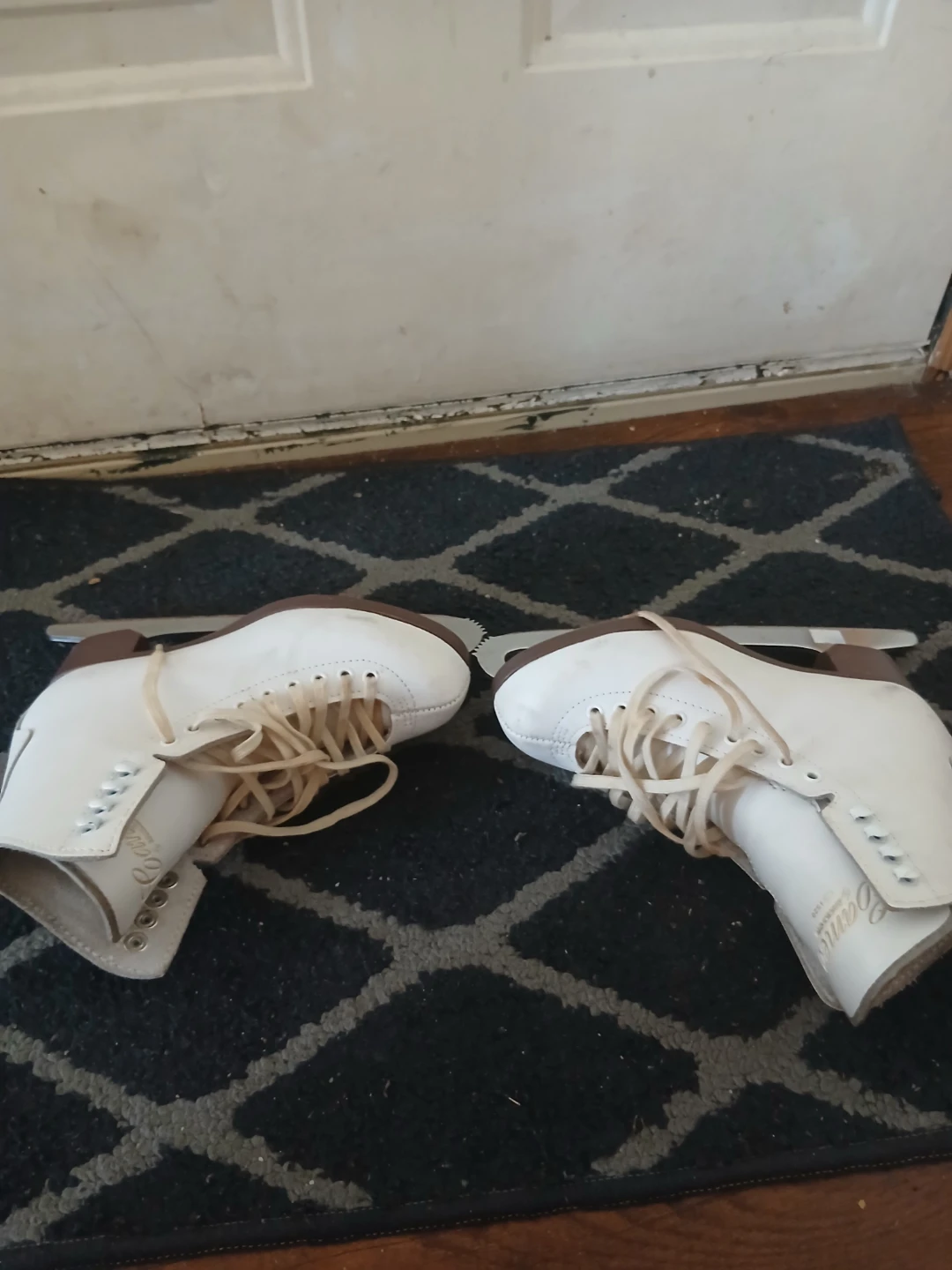 White Figure Skates - photo 2
