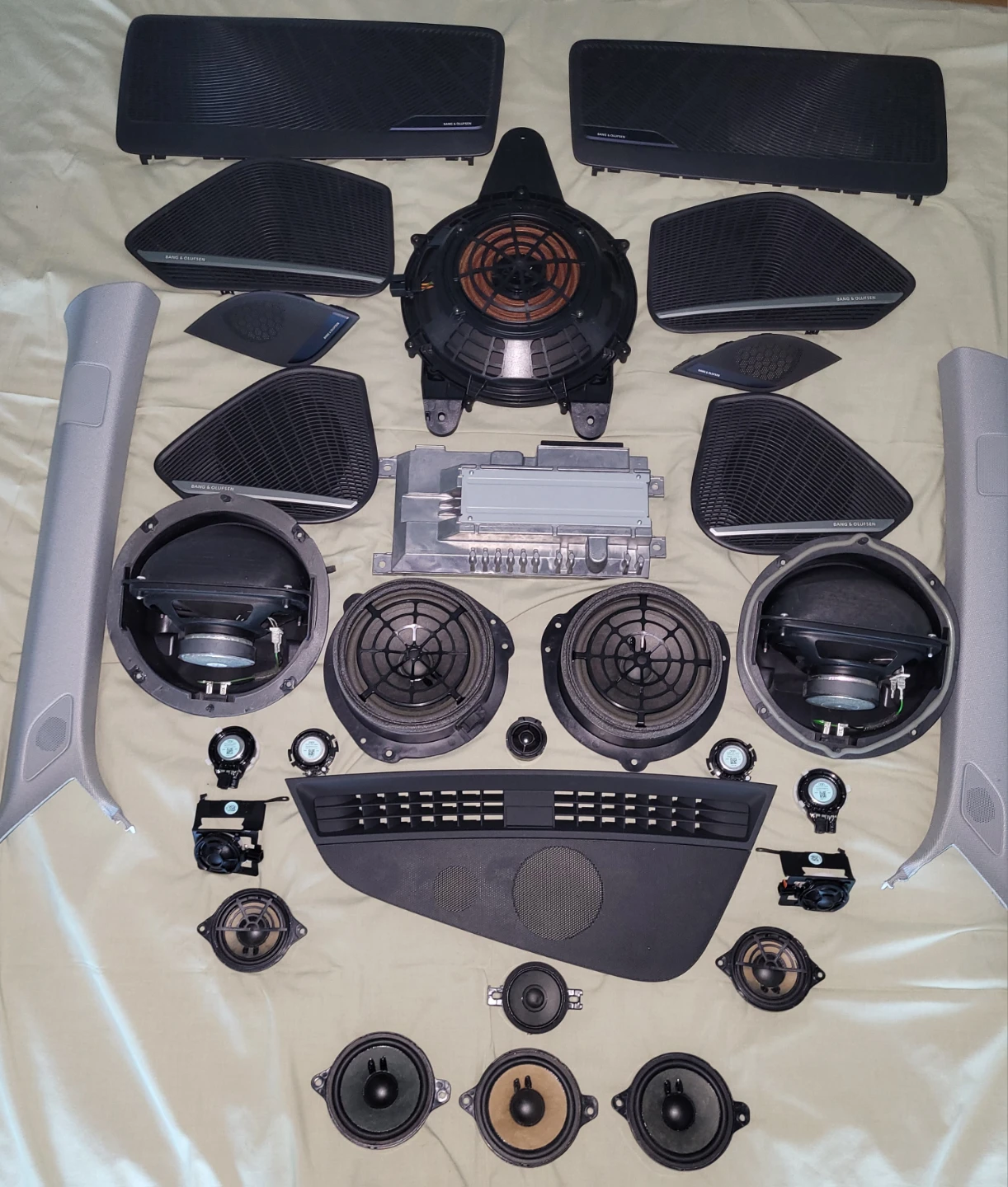 Bang & Olufsen OEM Car Speaker System Complete Set - photo 2