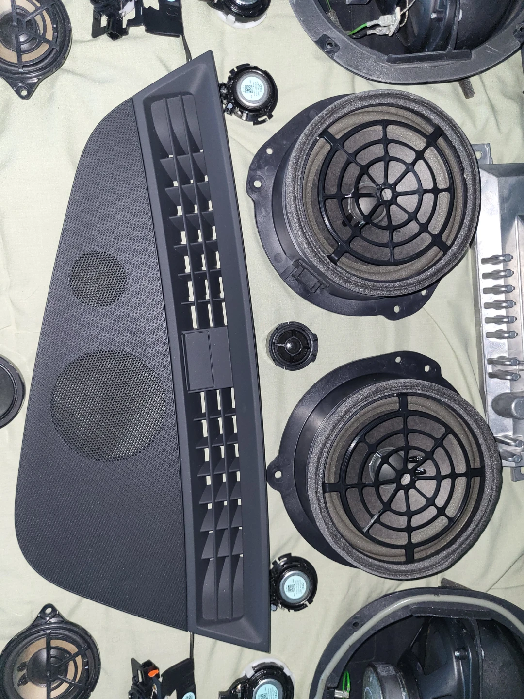 Bang & Olufsen OEM Car Speaker System Complete Set - photo 4