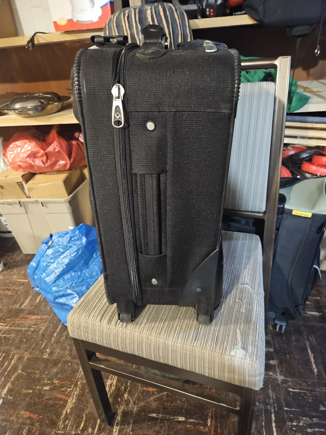 Black Samsonite Rolling Suitcase - photo 5