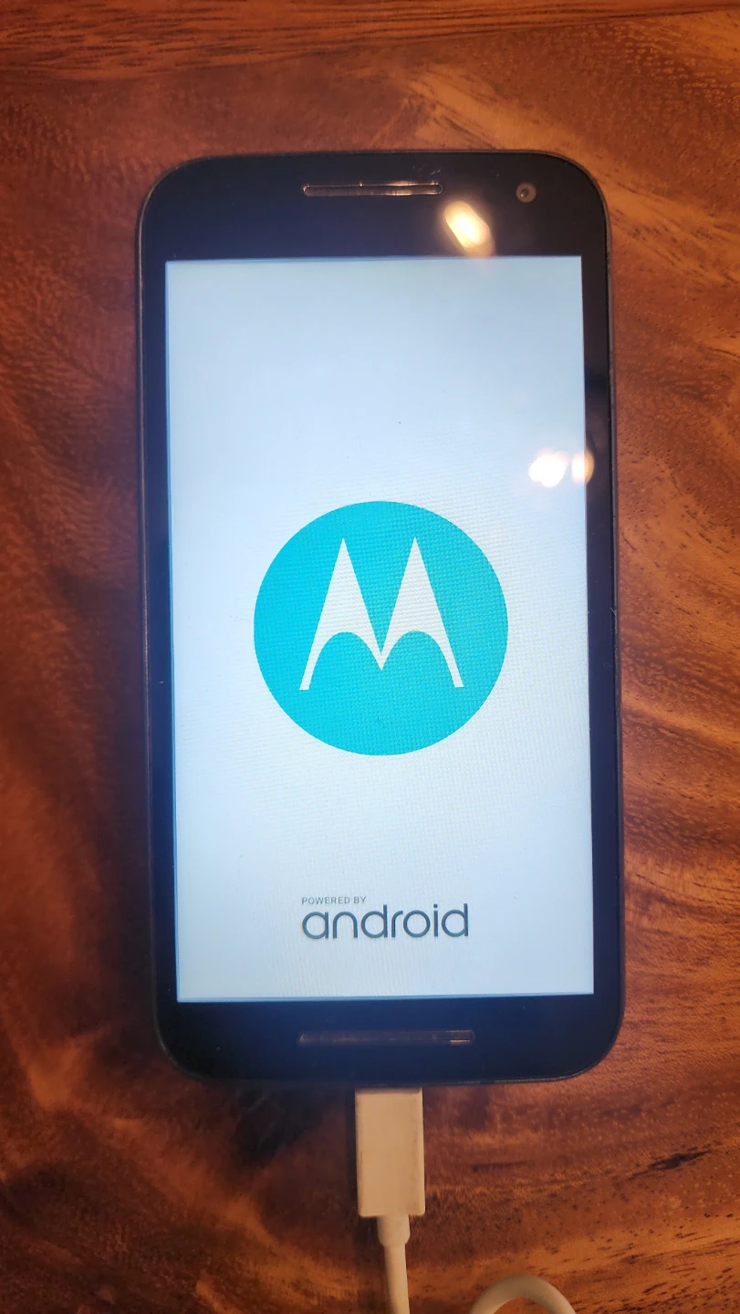 Motorola Moto G (3rd Gen) Smartphone with Pouch