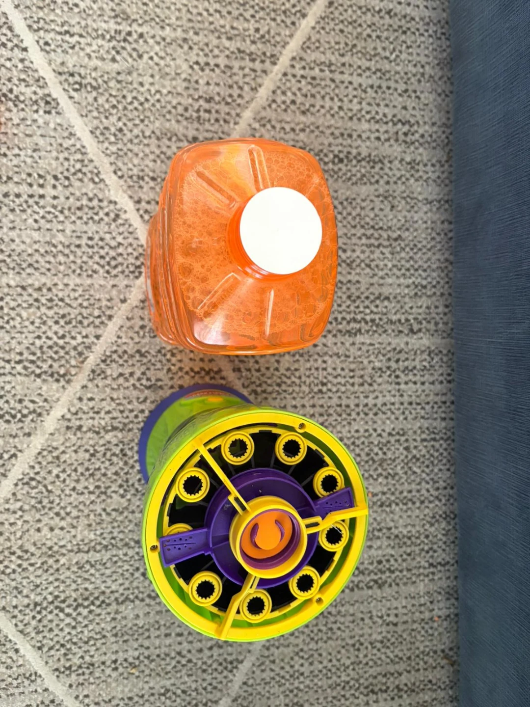 Bubbly Soap Bubble Solution & Machine - photo 2