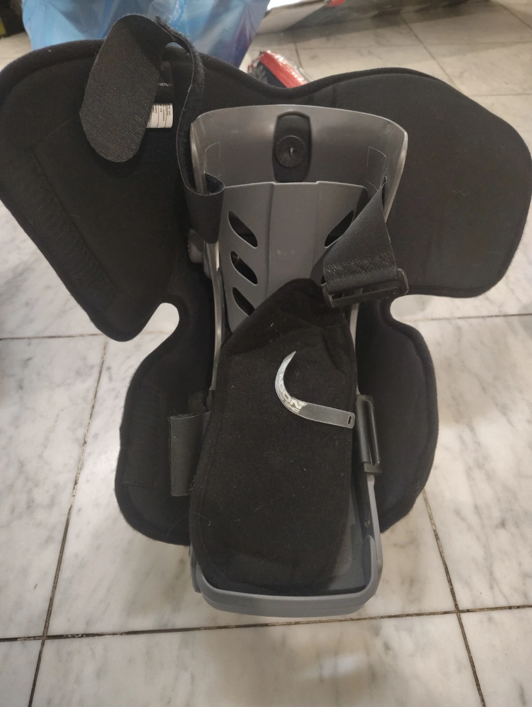 Black Knee Brace