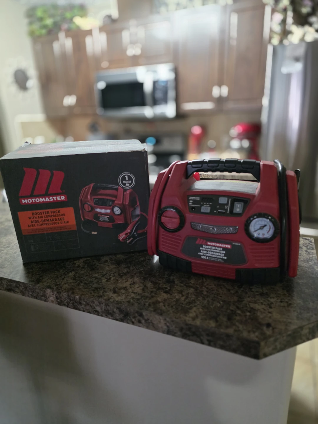 Motomaster Booster Pack with Air Compressor