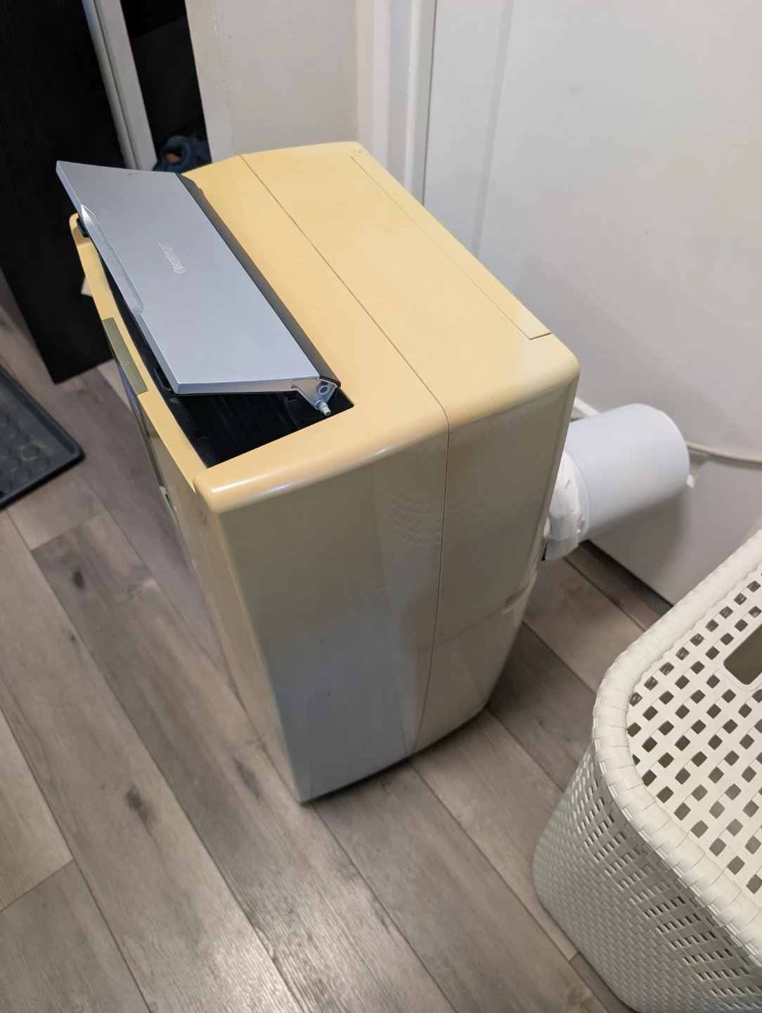 Danby Premiere Portable Air Conditioner - photo 3