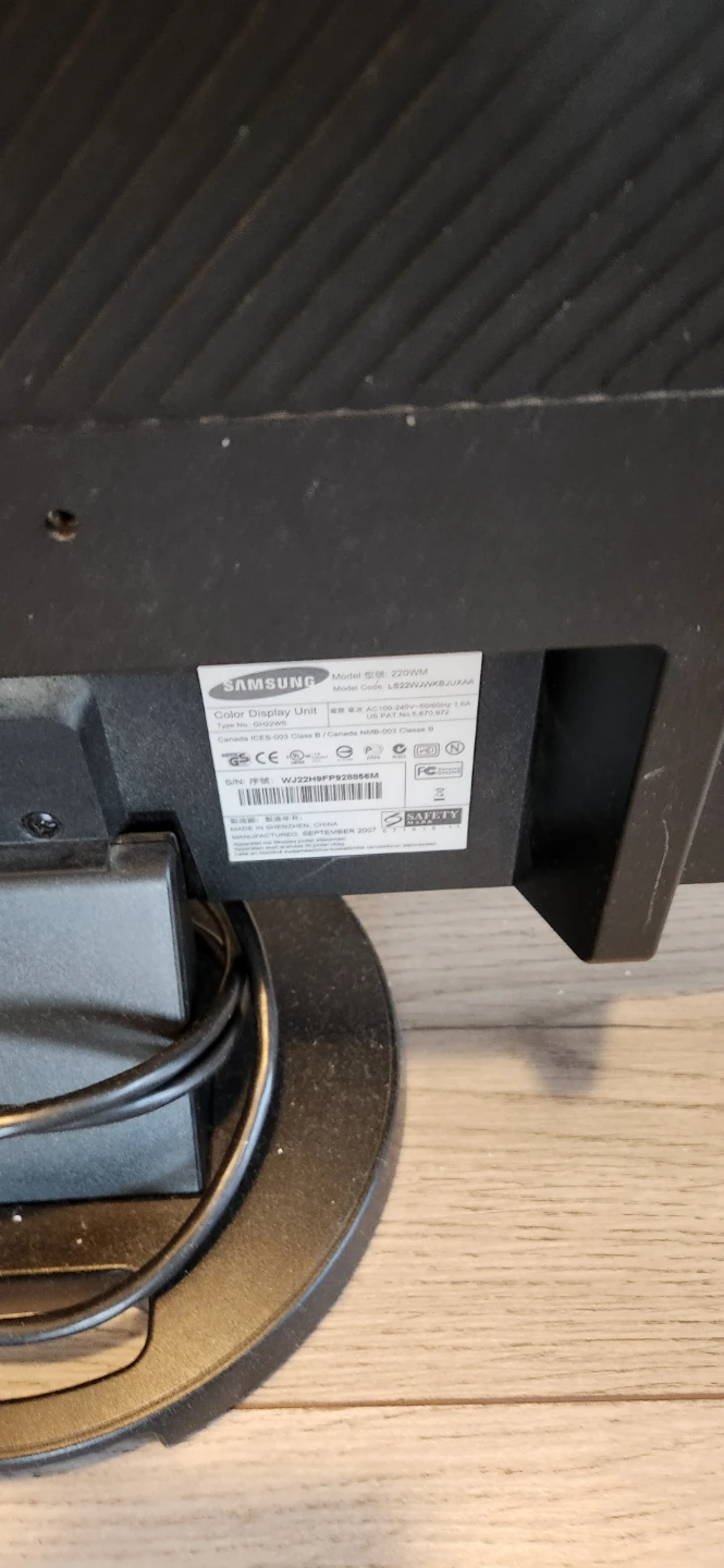 Samsung SyncMaster 2333SW Monitor - photo 3