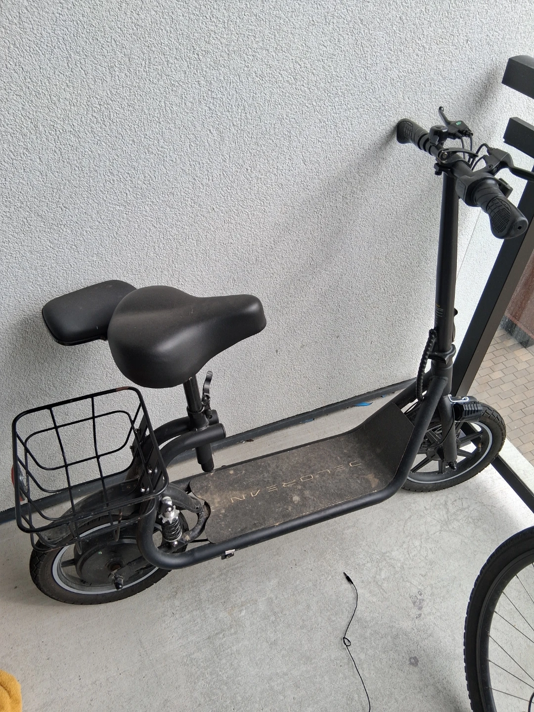 Black DECKER Electric Scooter with Seat and Basket