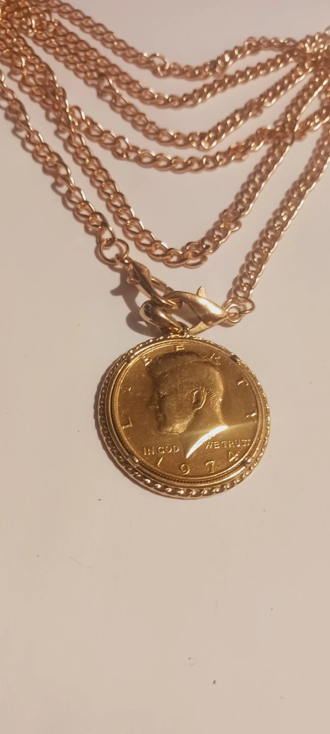 Gold tone pendant with long gold tone chain necklace - photo 2