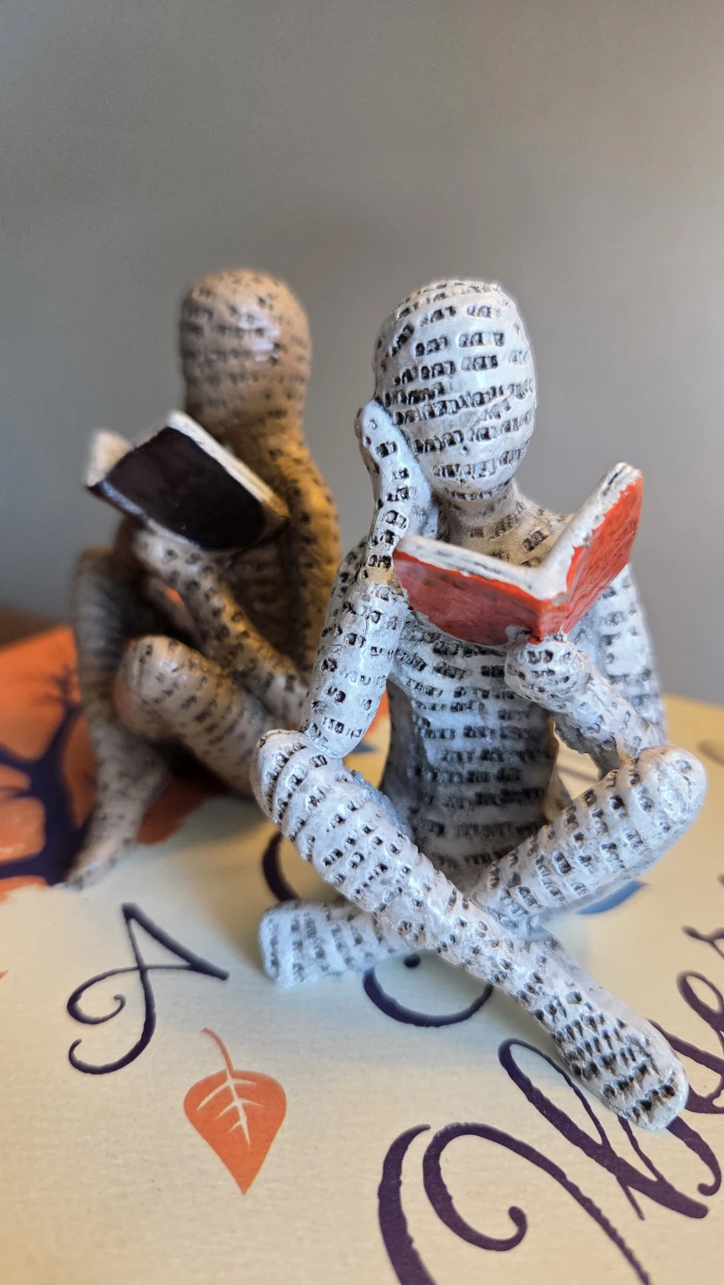 Readers Sandstone Statue (2 pcs new) - photo 2