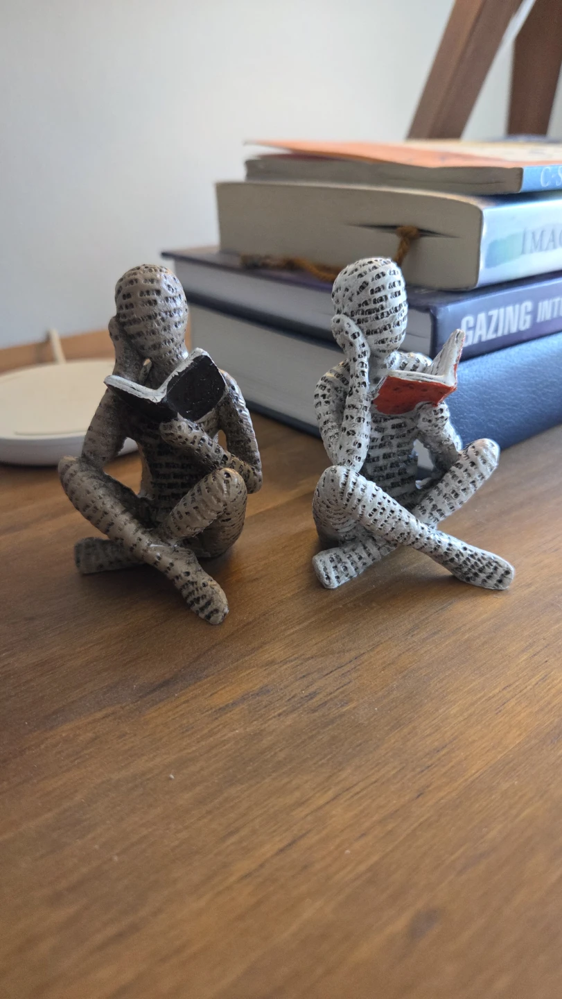 Readers Sandstone Statue (2 pcs new) - photo 4