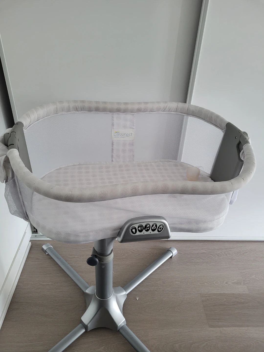 Halo Bassinest Swivel Sleeper