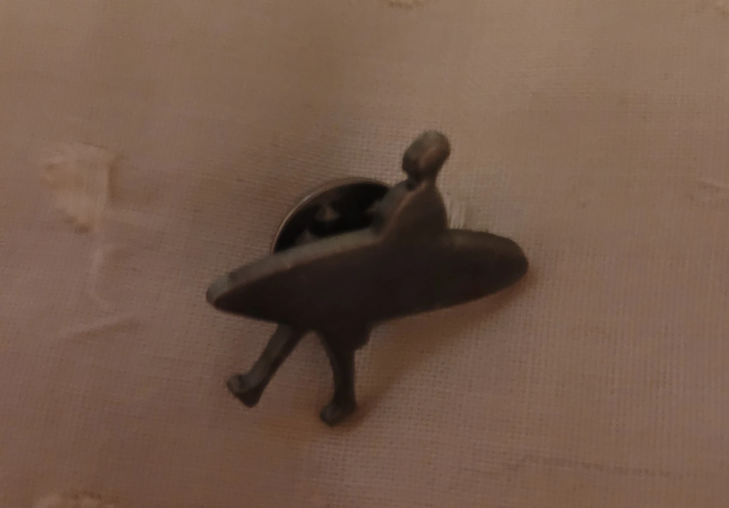 Surfer Lapel Pin - photo 2
