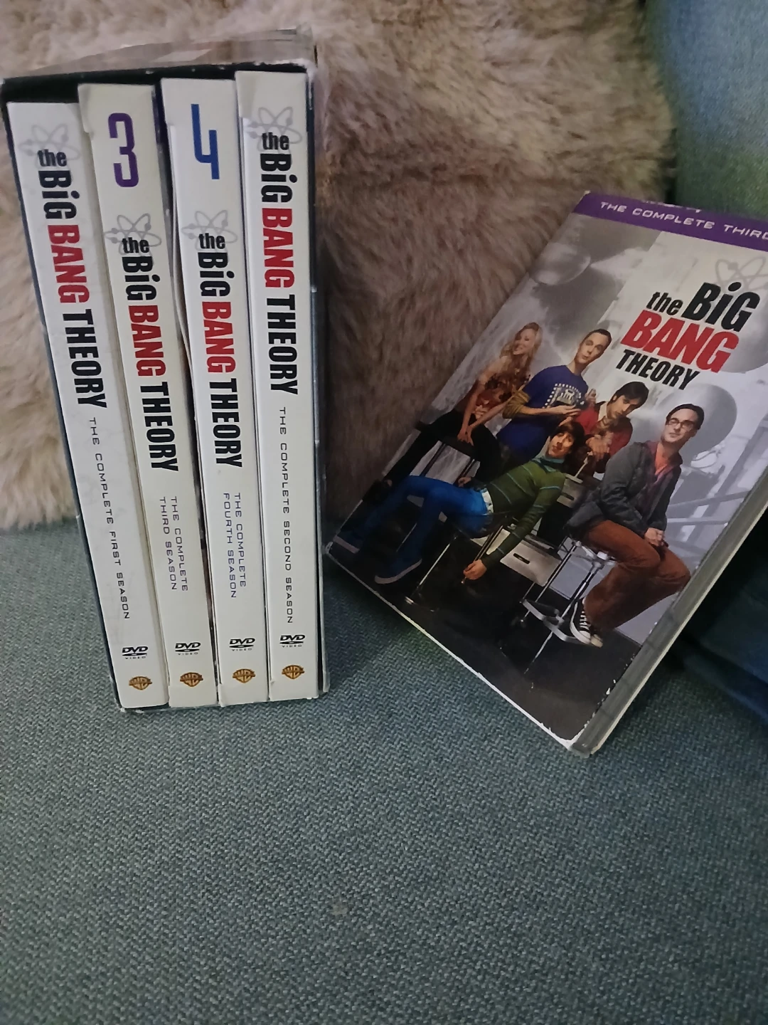 The Big Bang Theory Seasons 1-4 DVD Box Set - photo 2