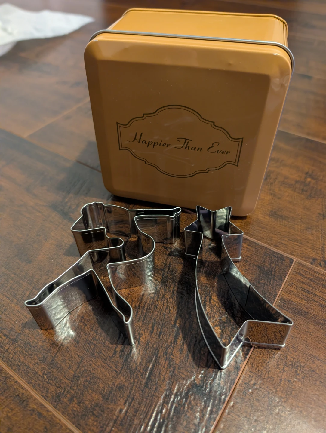 2-Piece Metal Cookie Cutter Set with Tin