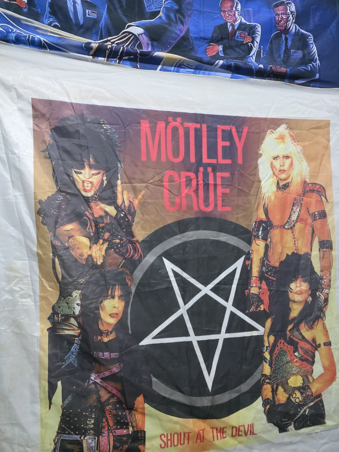 RARE vintage 1984 Mötley Crüe Shout at the Devil tapestry flag. - photo 2