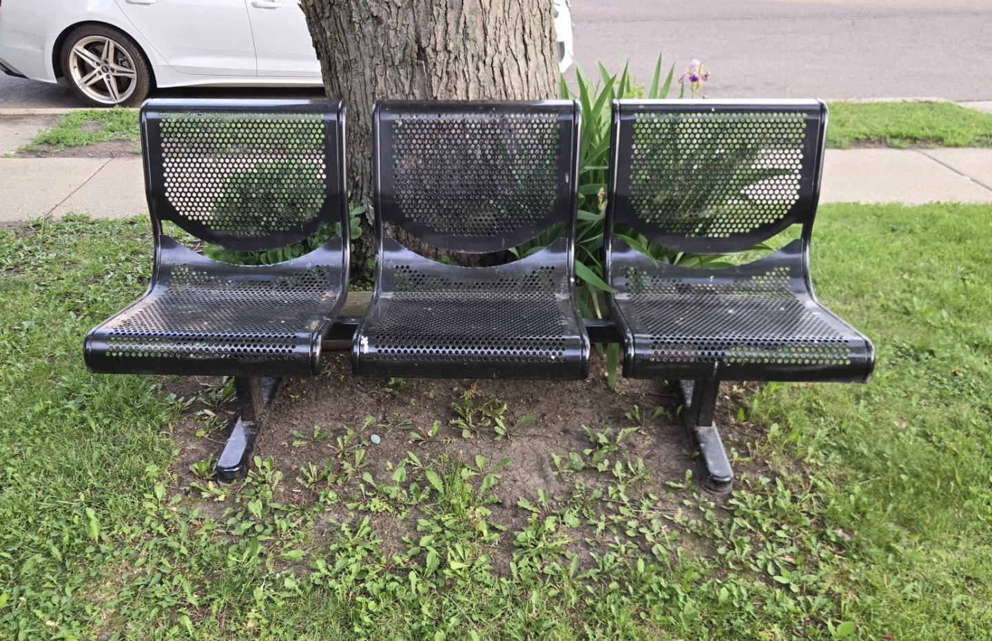 Black Metal 3-Seater Bench - photo 3