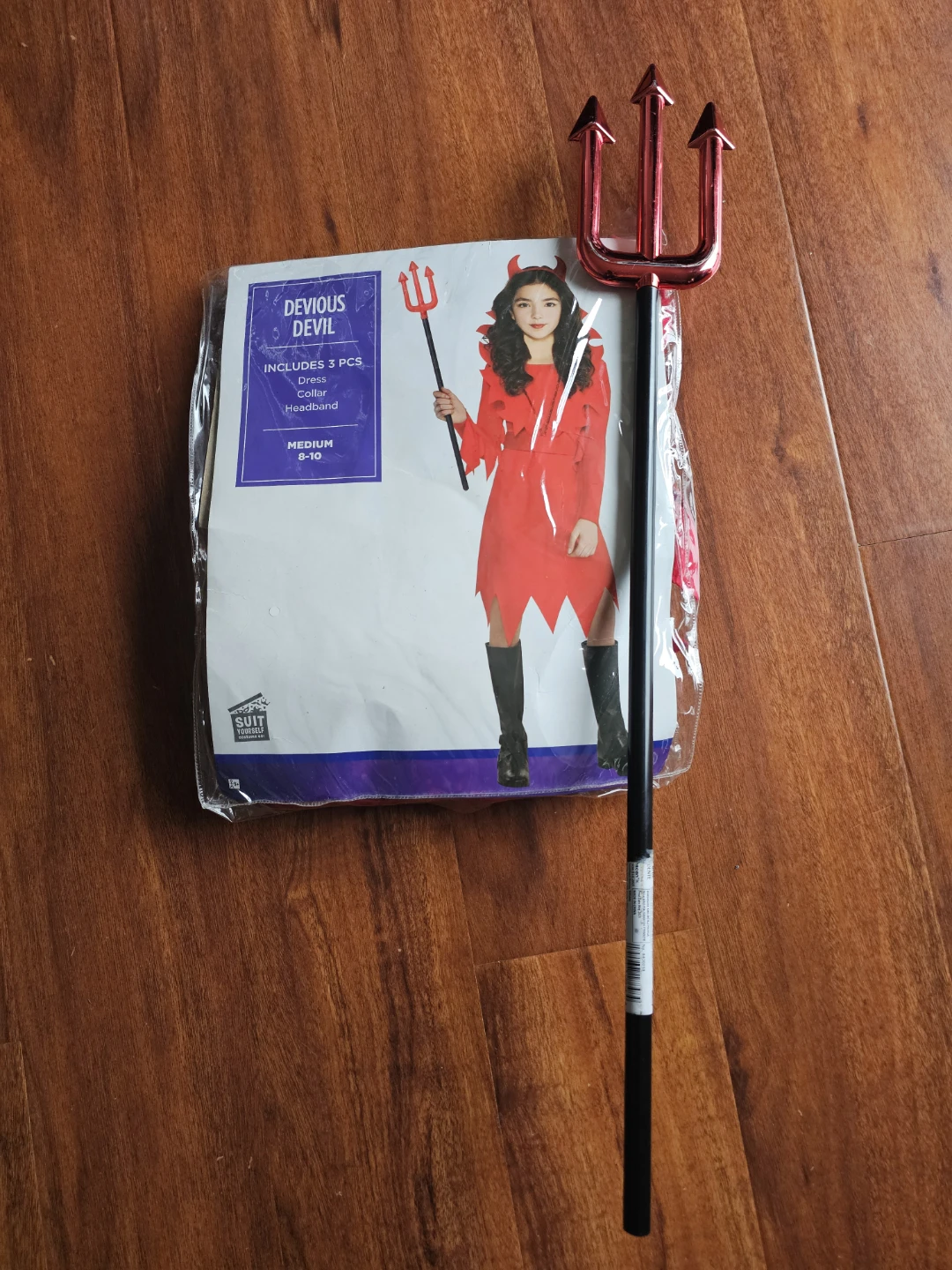 Devious Devil Costume Medium (8-10) with weapon