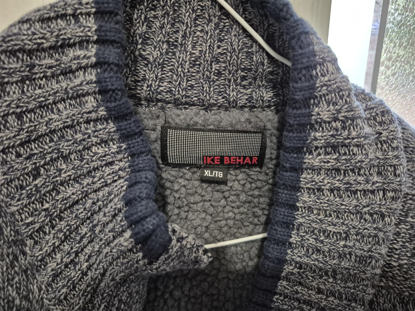 Like new..Men's Zippered Sweater - XL/TG - photo 3