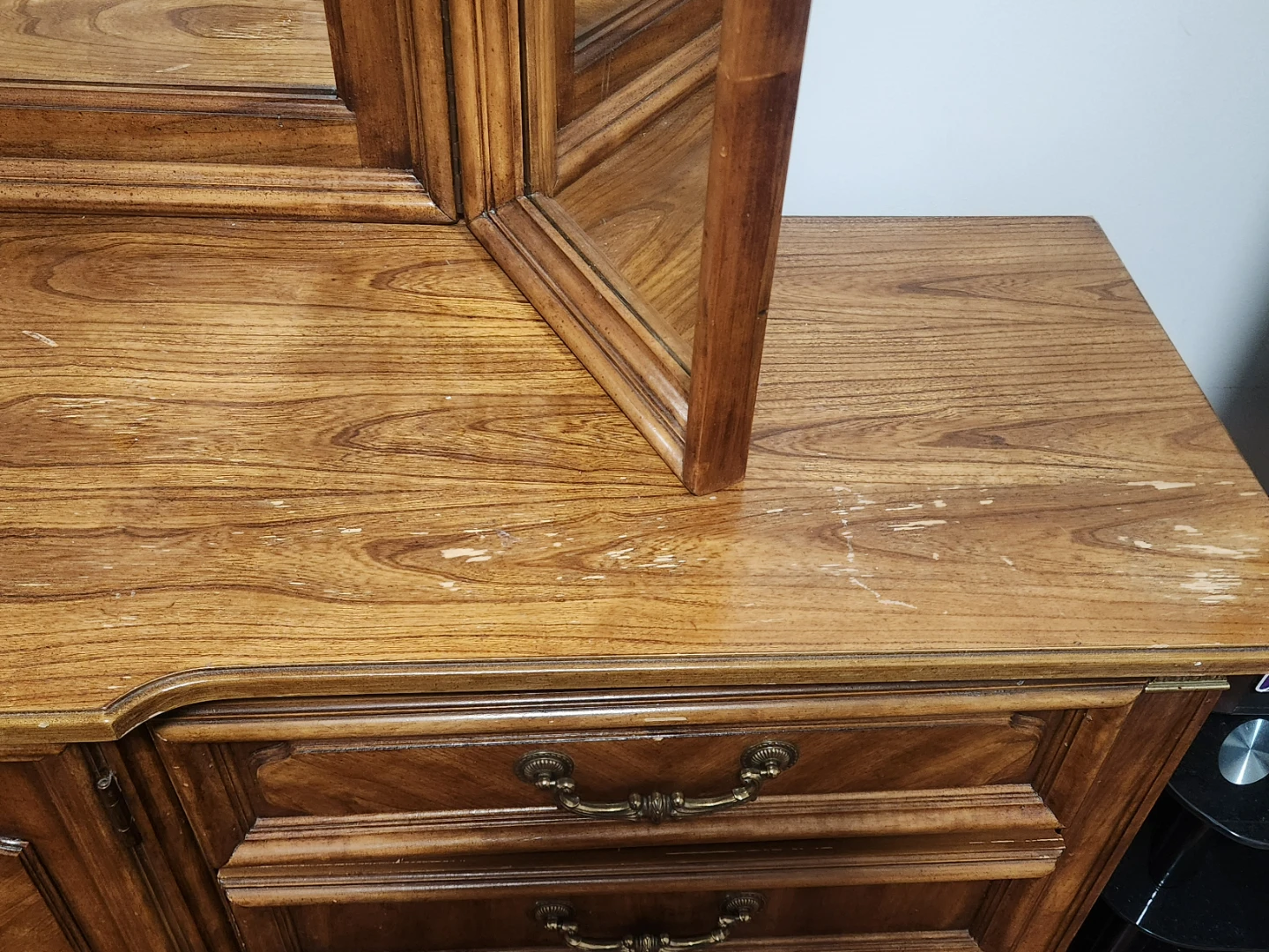 Wooden Dresser with Tri-fold Mirror