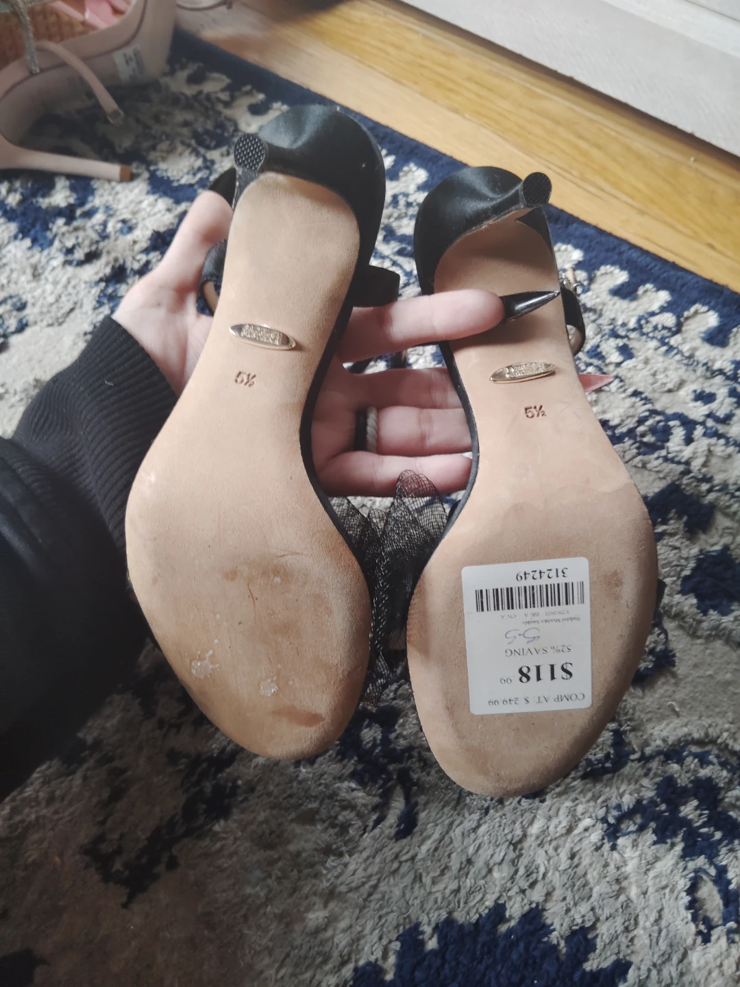 Badgley Mischka Black Heels Size 5.5 - photo 4