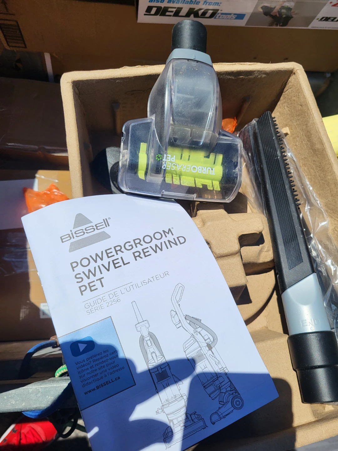 Bissell PowerGroom Swivel Rewind Pet Vacuum Cleaner - photo 2