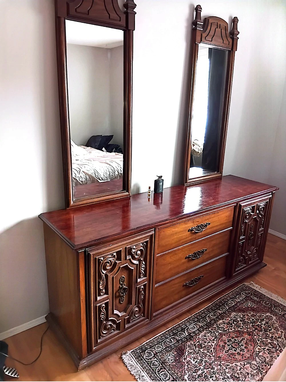 Vintage Wooden Dresser with Mirrors - photo 2