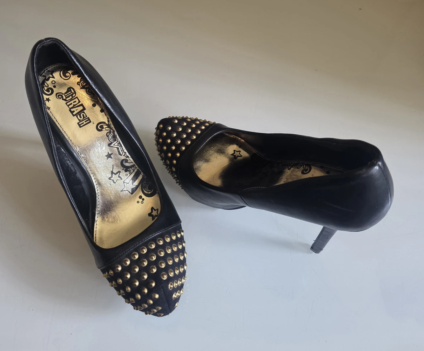 Vintage Y2K Brash Studded Platform Heels Gold Spikes Size 11