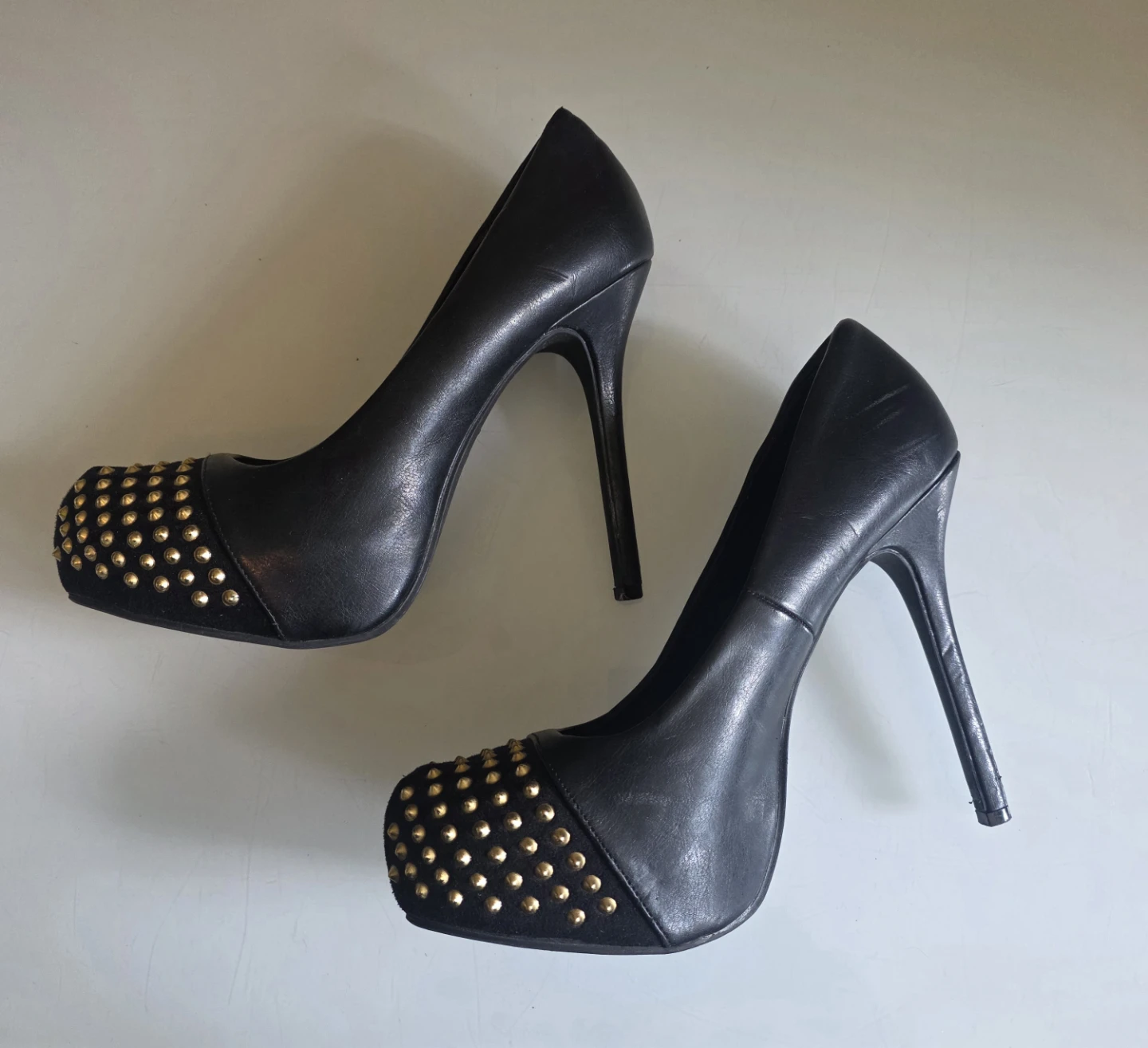 Vintage Y2K Brash Studded Platform Heels Gold Spikes Size 11 - photo 2