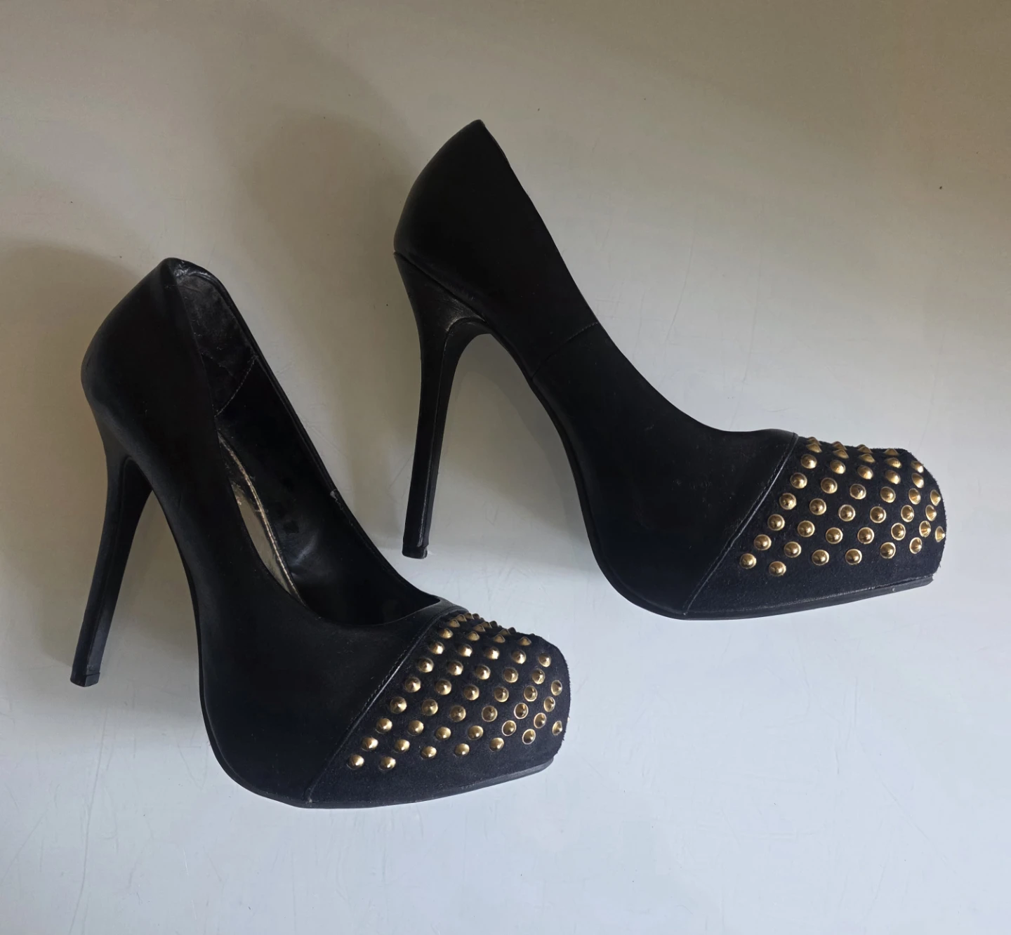 Vintage Y2K Brash Studded Platform Heels Gold Spikes Size 11 - photo 3