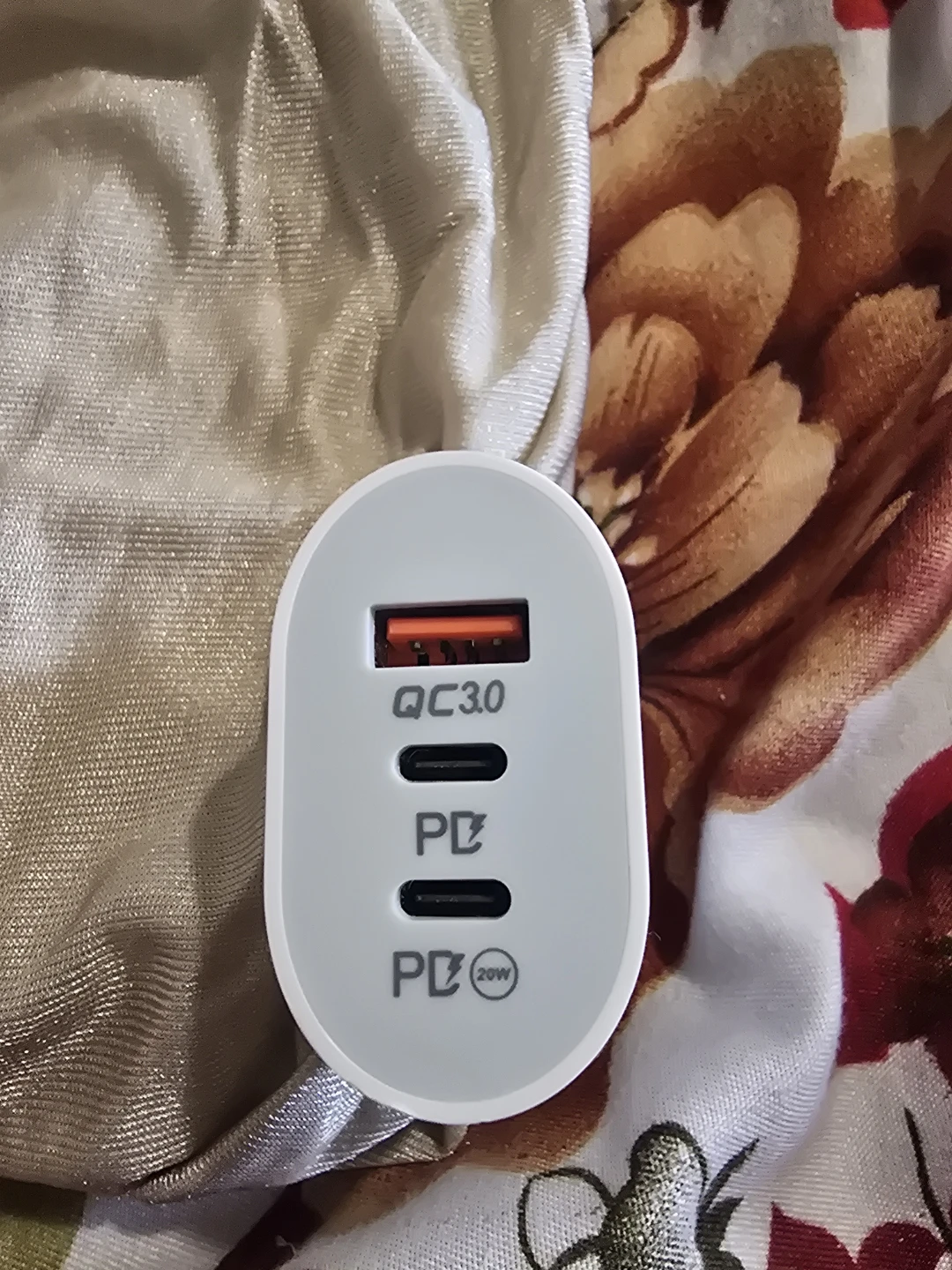 40W USB-C PD QC3.0 Fast Charger - photo 3