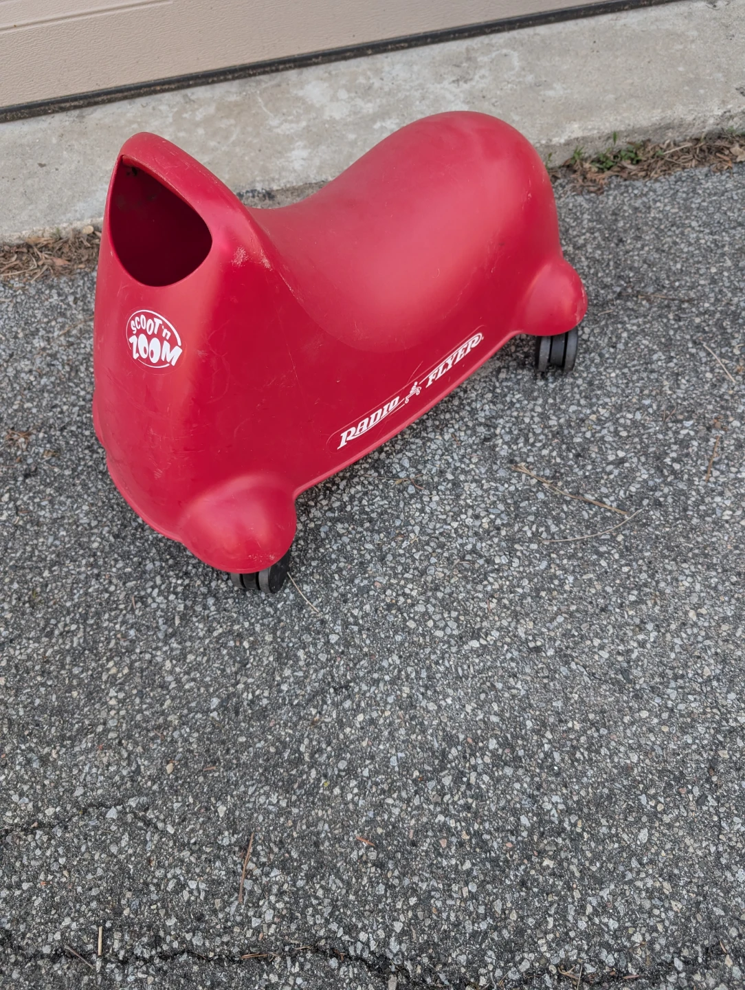 Radio Flyer Scoot N Zoom Ride-On Toy