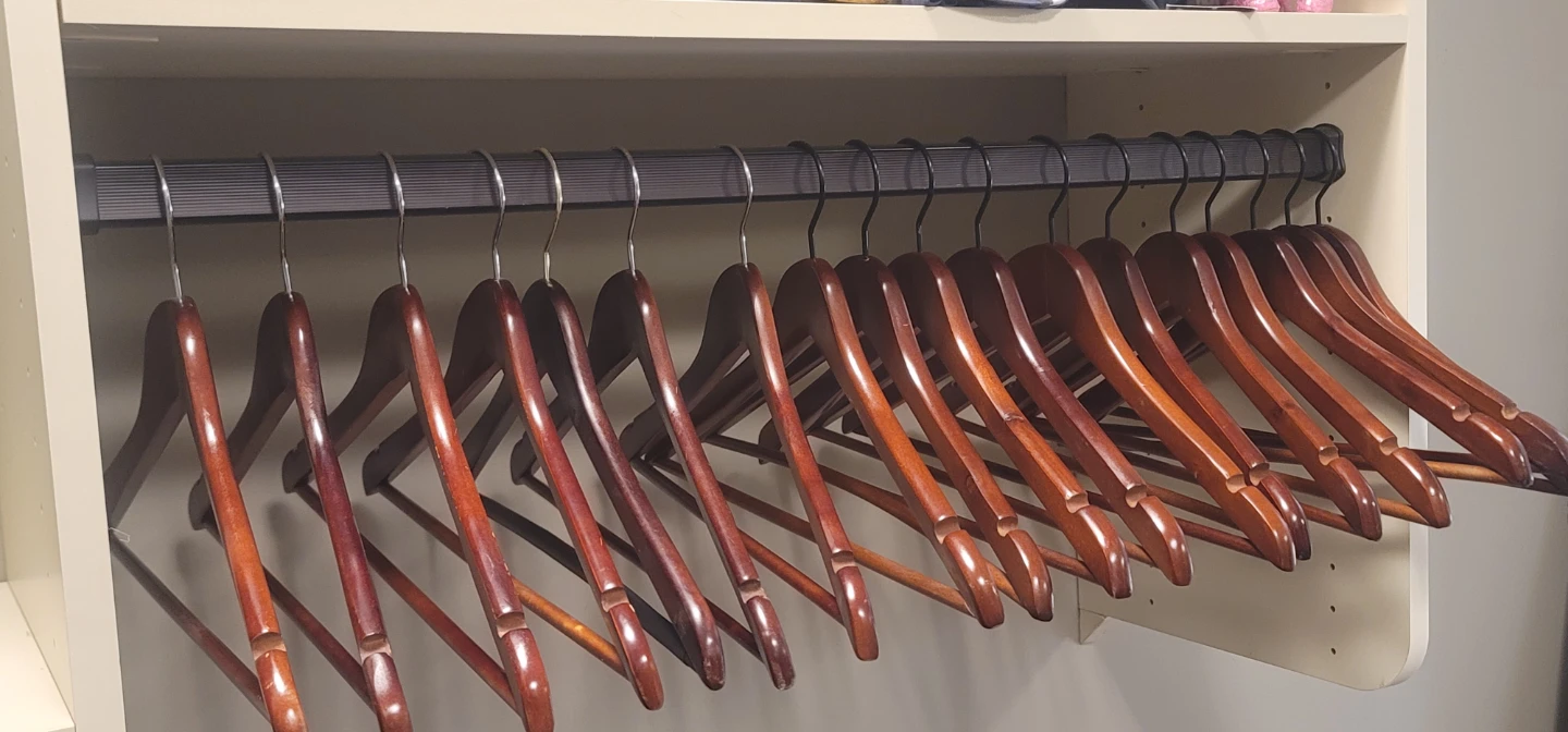 🧥 Large Lot of Wooden Clothes Hangers 👚