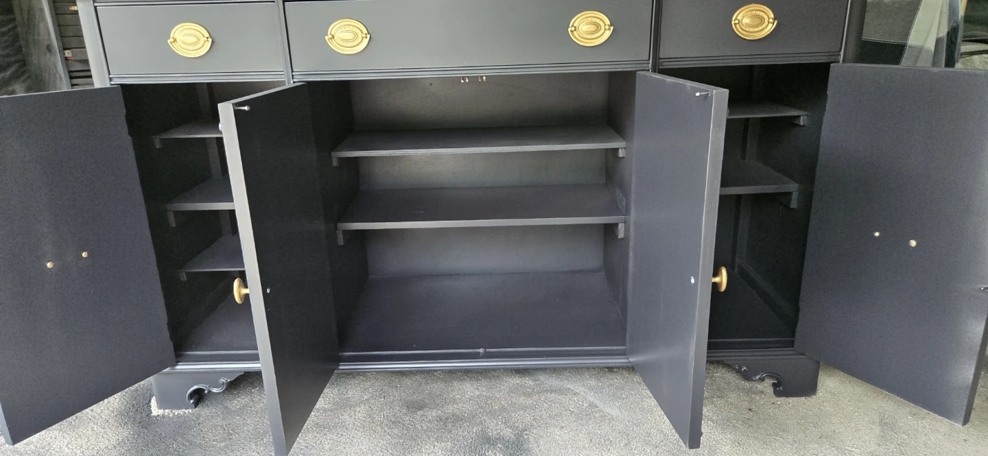 Sideboard/dresser/ TV stand - photo 3