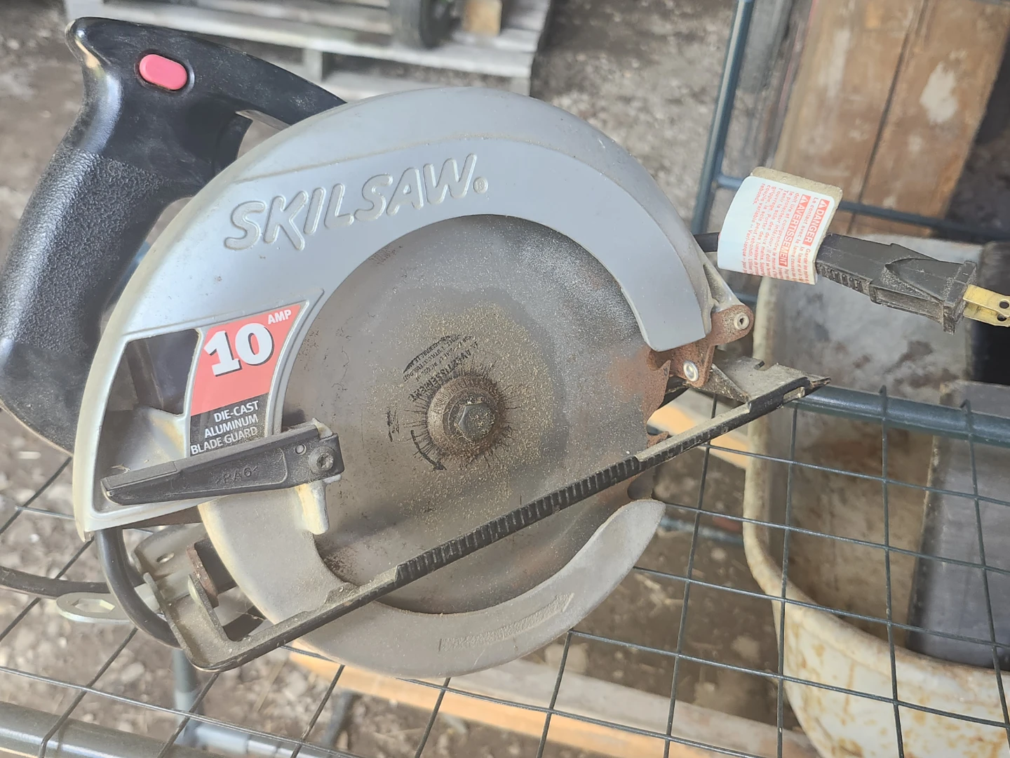 SKILSAW 10 Amp Circular Saw