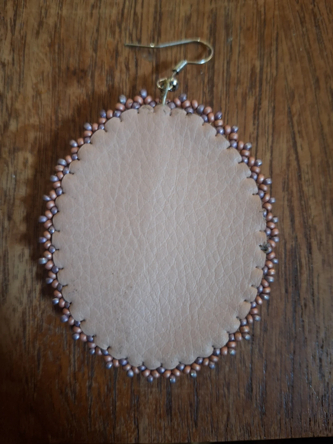 Handmade beaded cameo earings with leather back. - photo 3