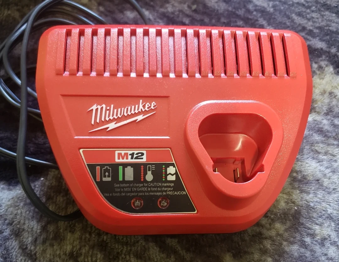Milwaukee M12 Battery Charger