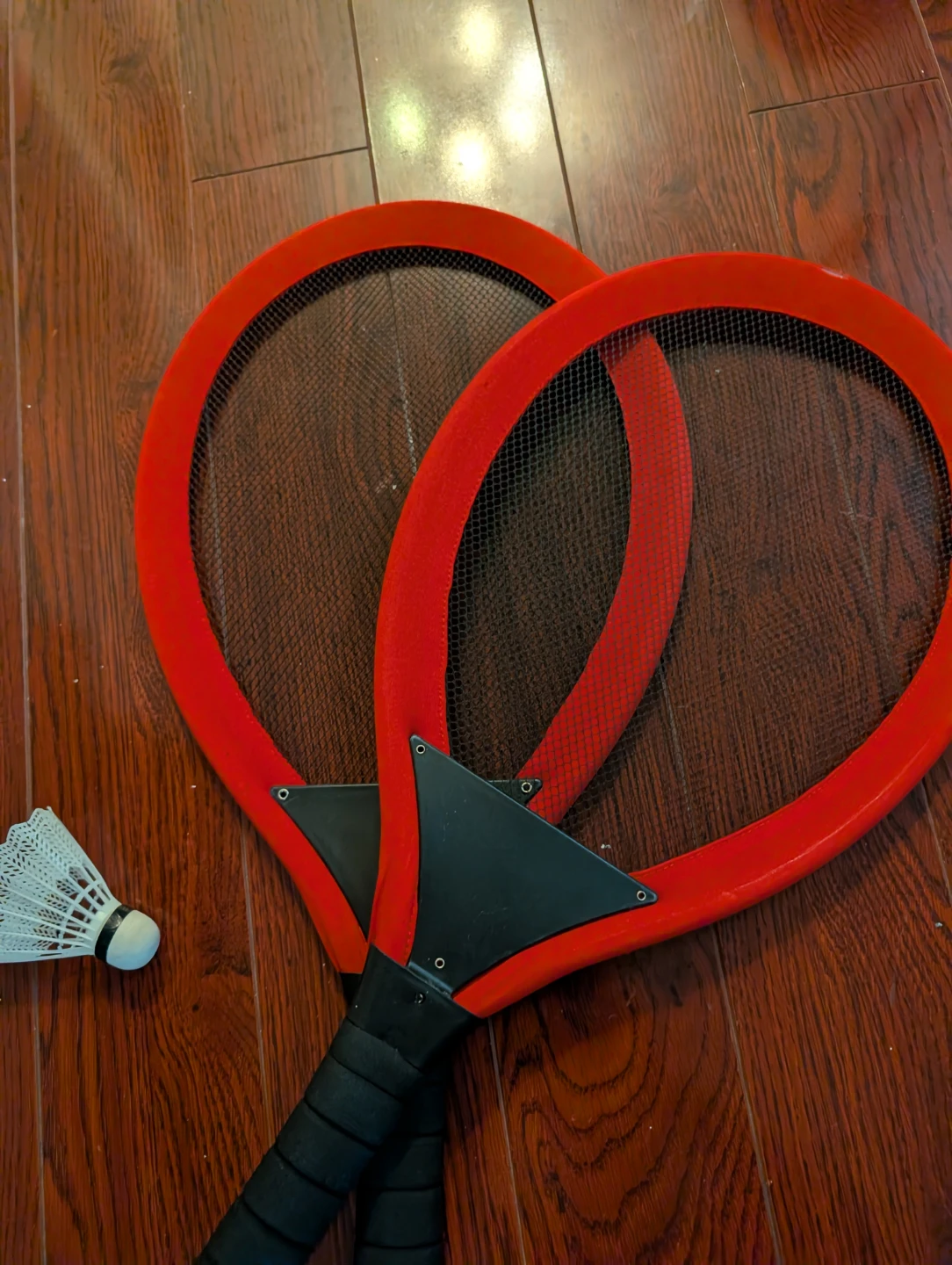 2 Red Badminton Rackets with Shuttlecock - photo 2