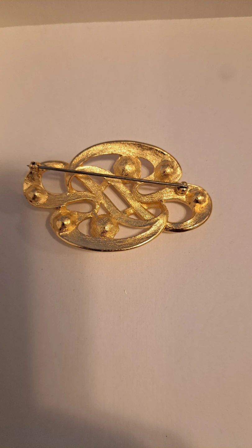 New Gold Tone Brooch with Faux Pearls - photo 2