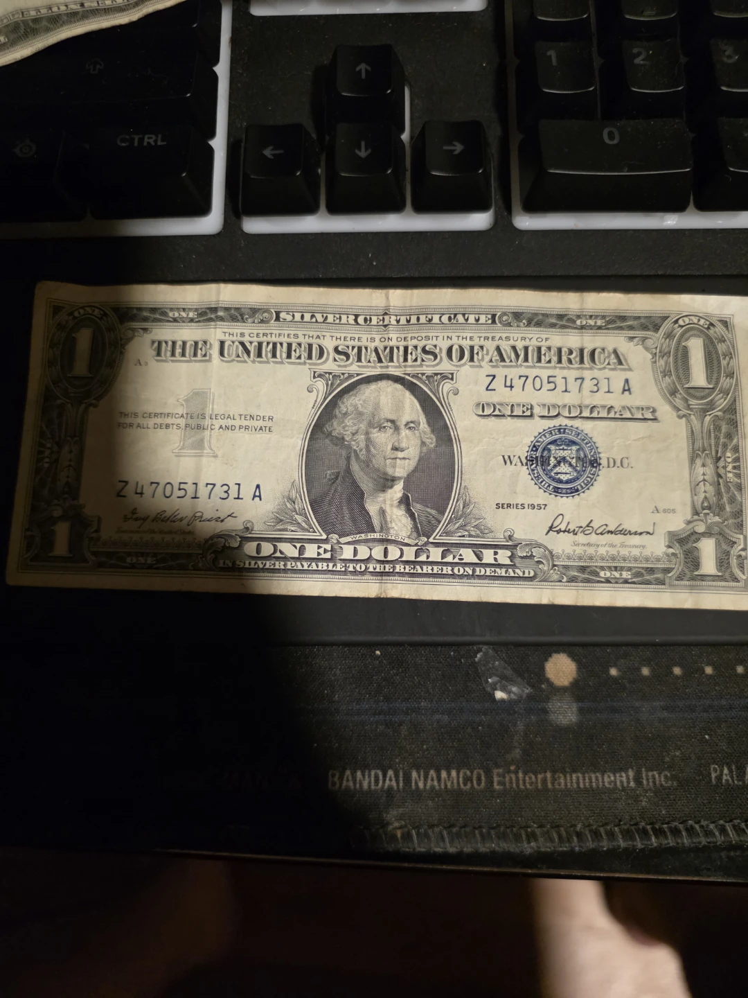US Two Dollar Bill & One Dollar Bill - photo 3