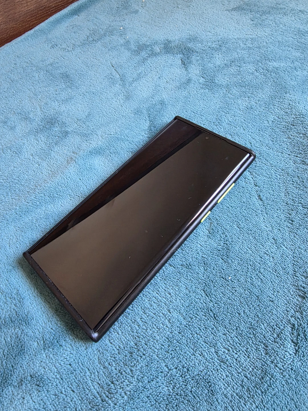 Pre-loved Samsung Galaxy S22 Ultra - photo 4