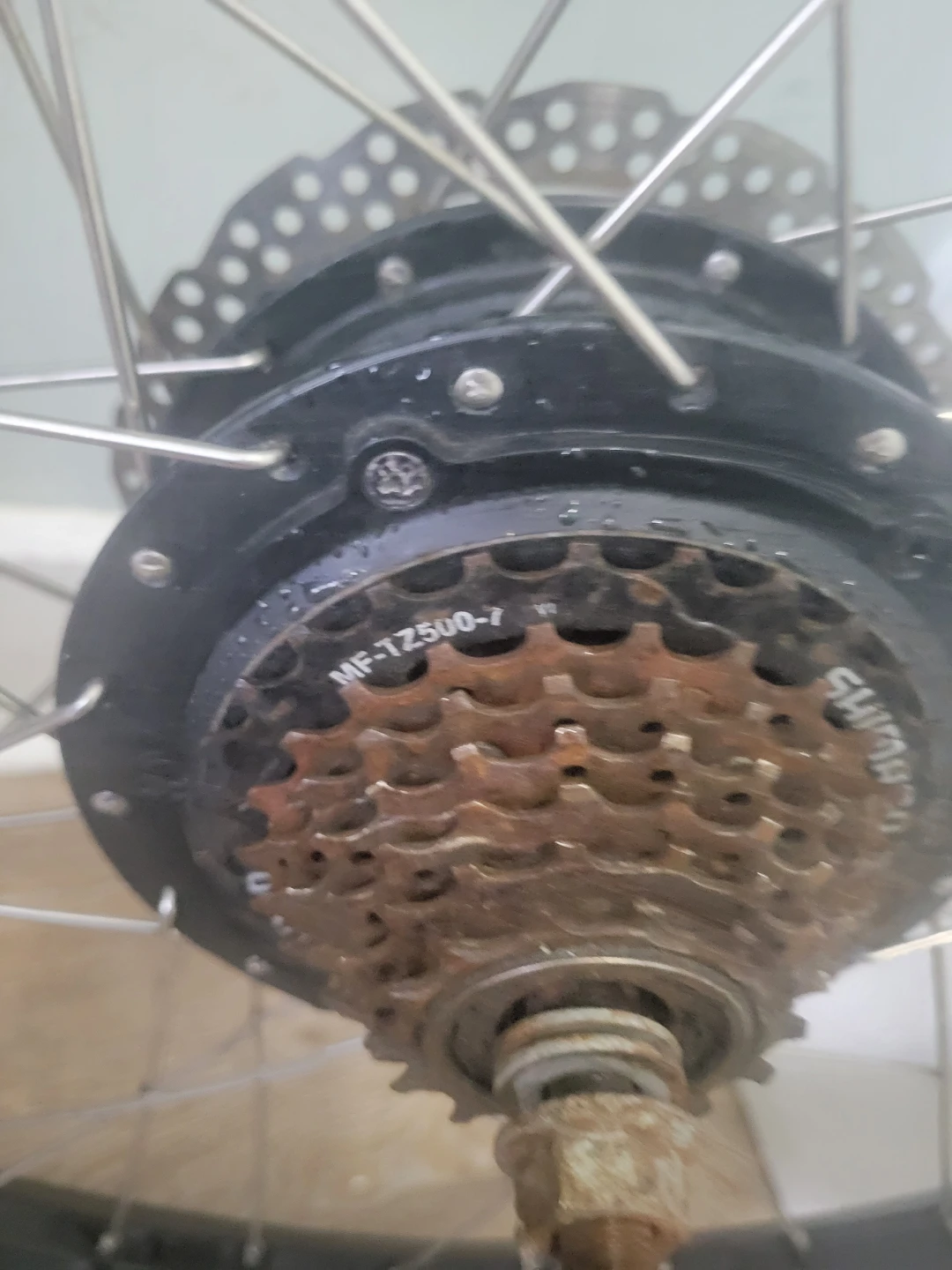 Shimano MF-TZ500-7 Cassette Hub Motor Wheel - photo 2