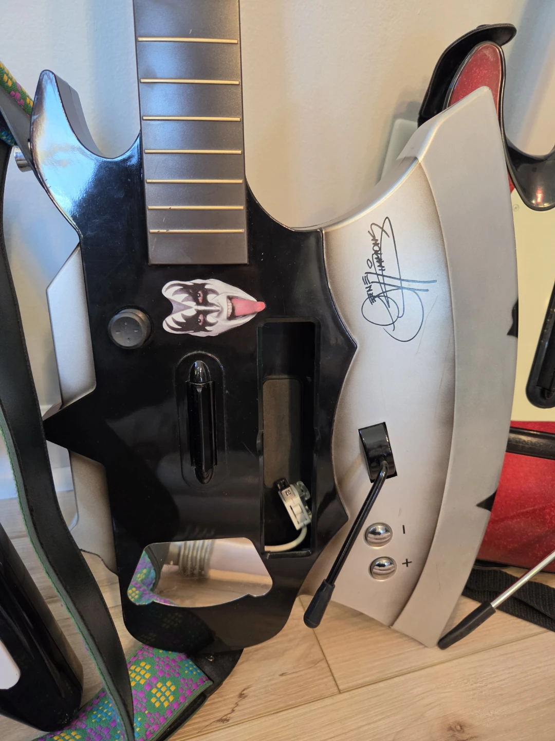 Rock Band & Guitar Hero Controllers - Wii Bundle - photo 3