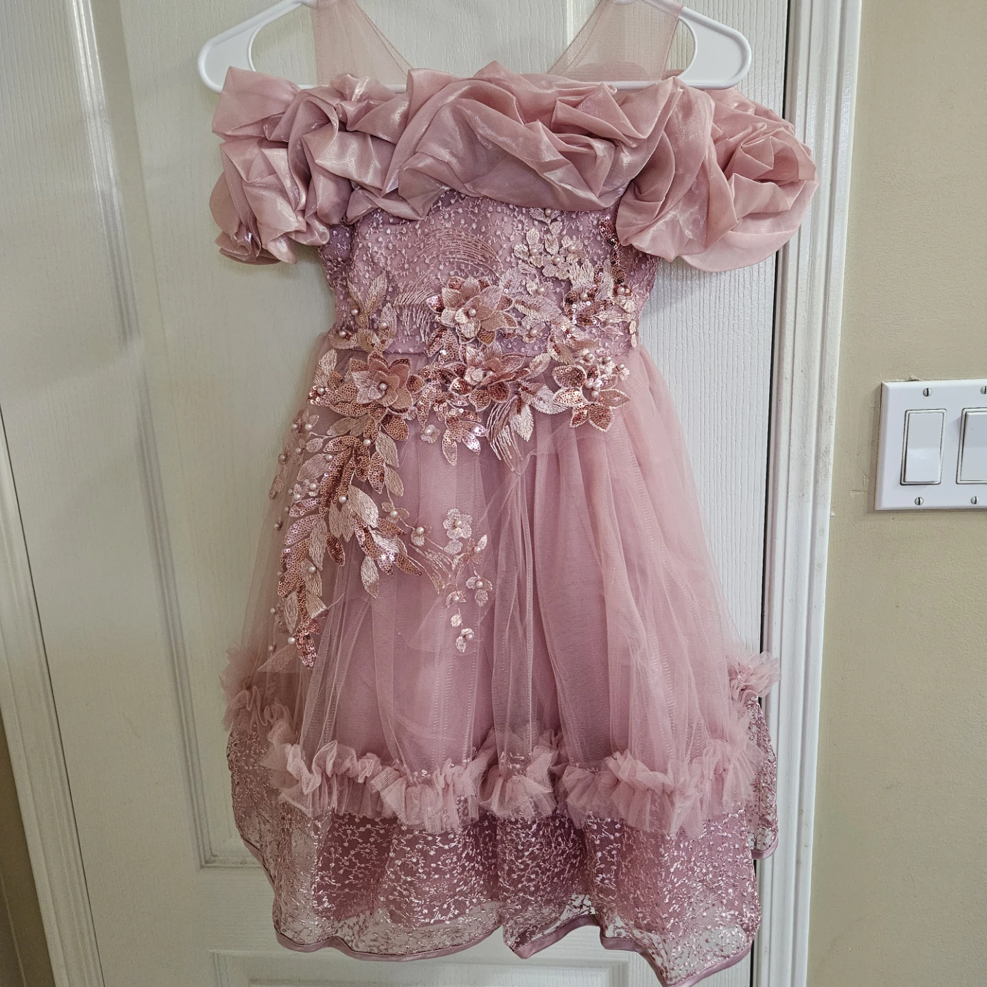 Brand new Girls' Pink Tulle Dress with Floral Embellishments - photo 3