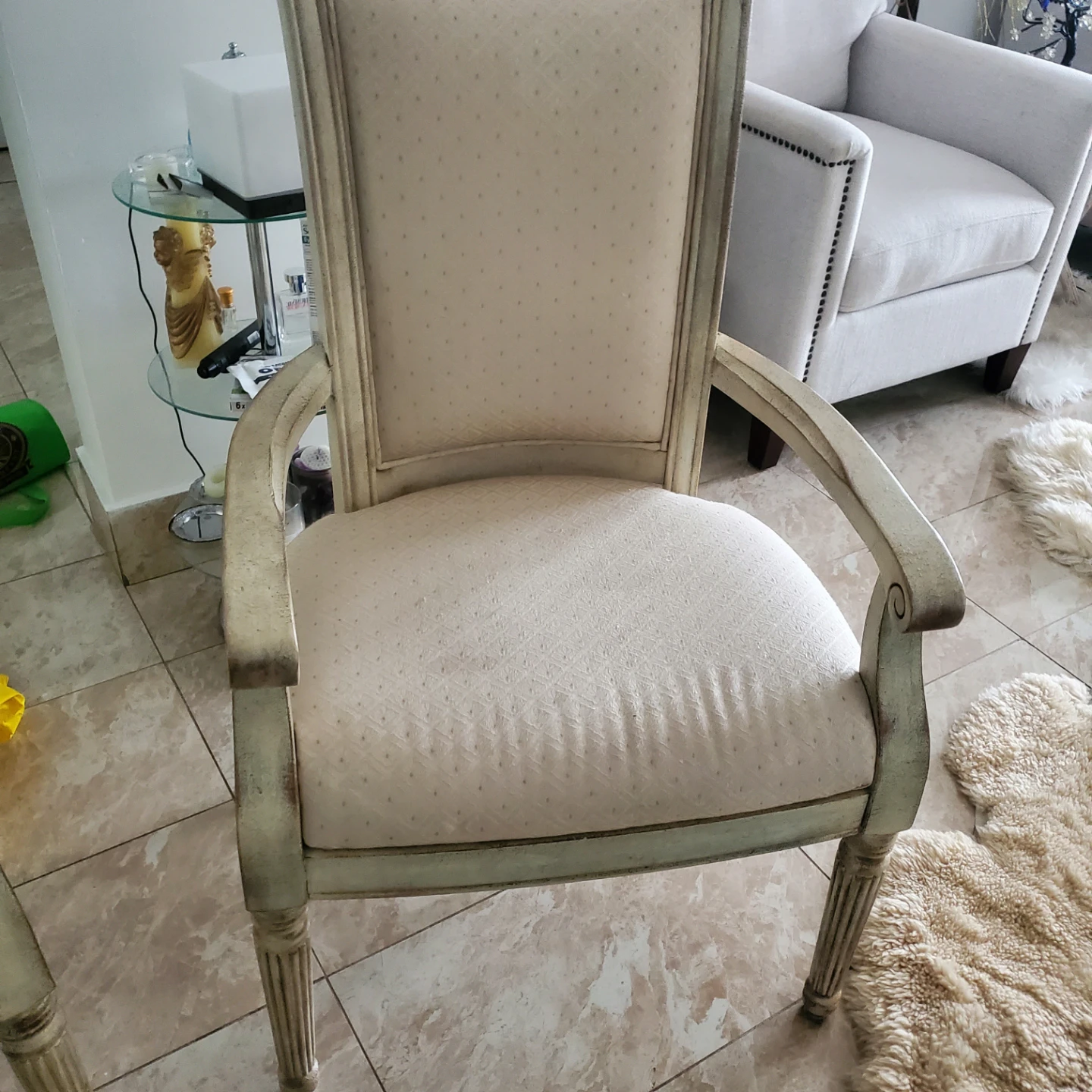 Pair of Cream Upholstered Armchairs - photo 3